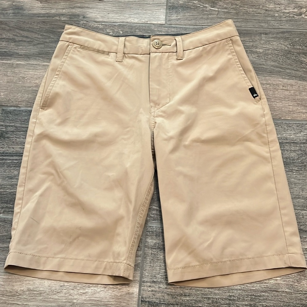 Quick silver boys size 12 tan shorts